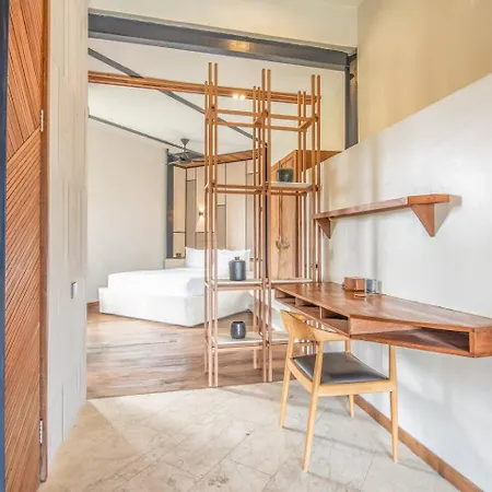 Elegant 1Br Loft With Art Deco Flair, Shared Pool Apartment